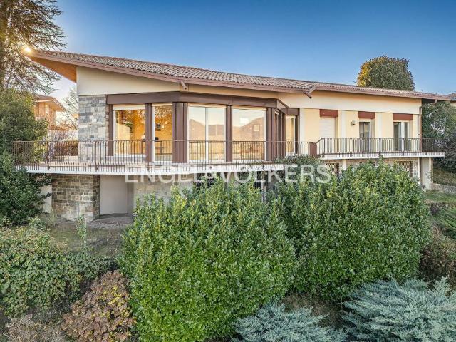 Villa Indipendente in vendita a Anzano Del Parco, Lombardia