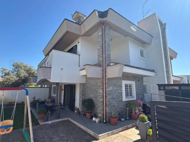 Villa Indipendente in vendita a Lido di Enea, Roma Capitale