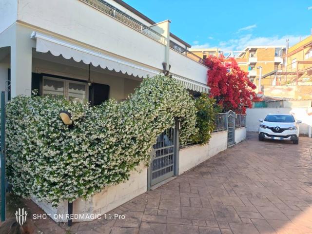 Villa Indipendente in vendita a Anzio Colonia, Roma Capitale