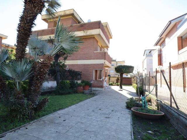 Villa Indipendente in vendita a Lido di Enea, Roma Capitale