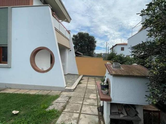 Villa Indipendente in vendita a Piscinari, Roma Capitale