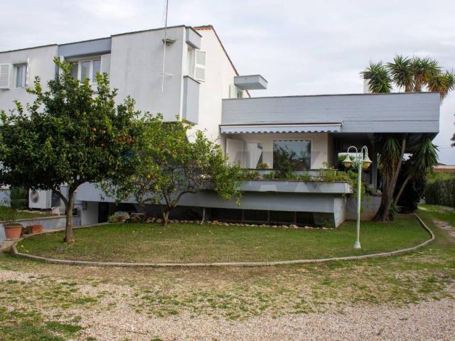 Villa Indipendente in vendita a Lavinio Stazione, Roma Capitale