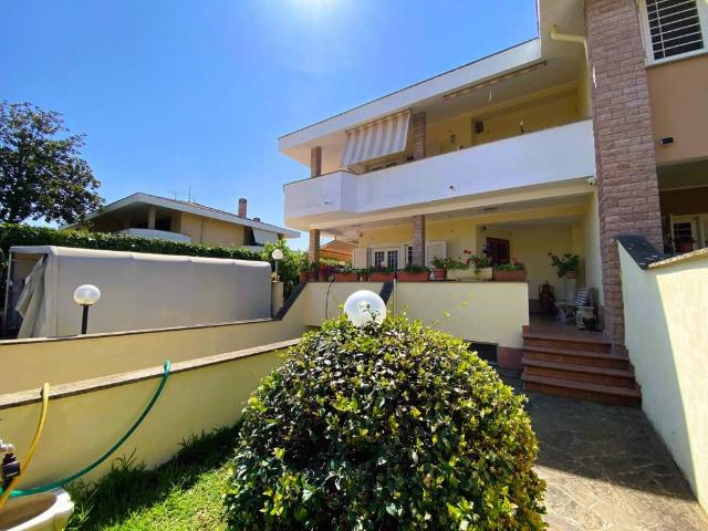 Villa Indipendente in vendita a Selva Secca, Roma Capitale