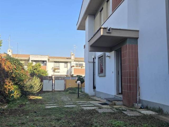 Villa Indipendente in vendita a Piscinari, Roma Capitale