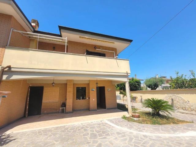 Villa Indipendente in vendita a Selva Secca, Roma Capitale