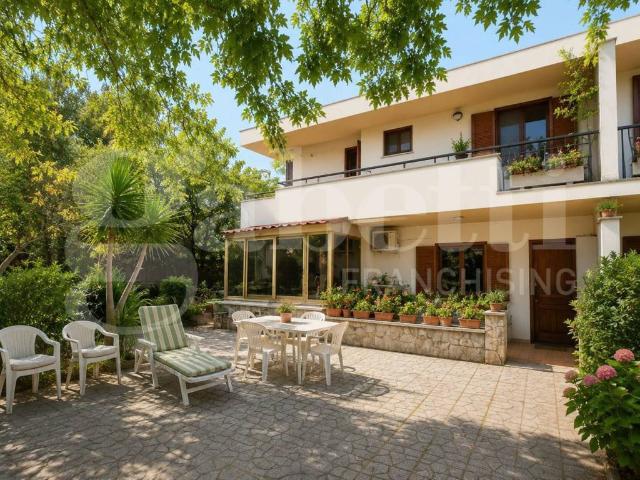 Villa Indipendente in vendita a Selva Secca, Roma Capitale