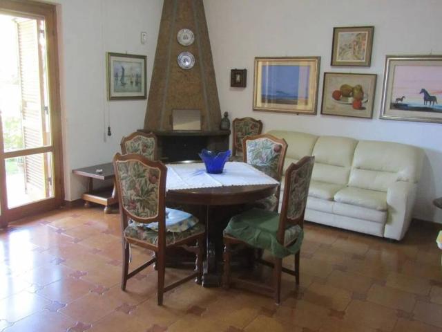 Villa Indipendente in vendita a Europa, Roma Capitale