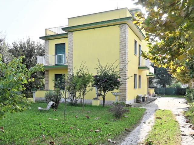 Villa Indipendente in vendita a Lido di Enea, Roma Capitale