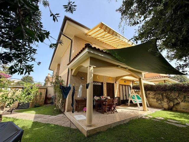 Villa Indipendente in vendita a Lido di Enea, Roma Capitale