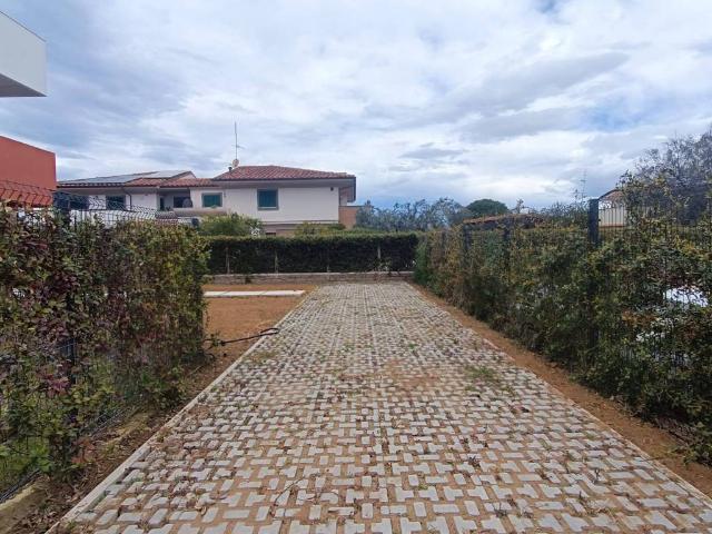 Villa Indipendente in vendita a Europa, Roma Capitale