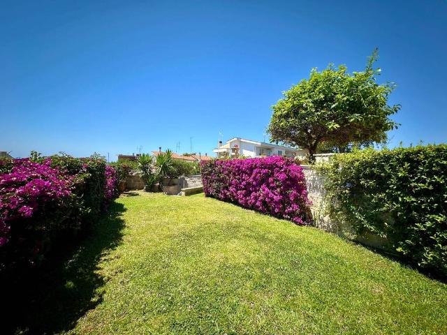 Villa Indipendente in vendita a Lido di Marechiaro, Roma Capitale