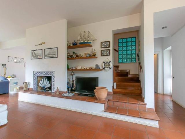 Villa Indipendente in vendita a Piscinari, Roma Capitale