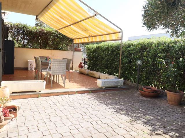 Villa Indipendente in vendita a Lido di Marechiaro, Roma Capitale