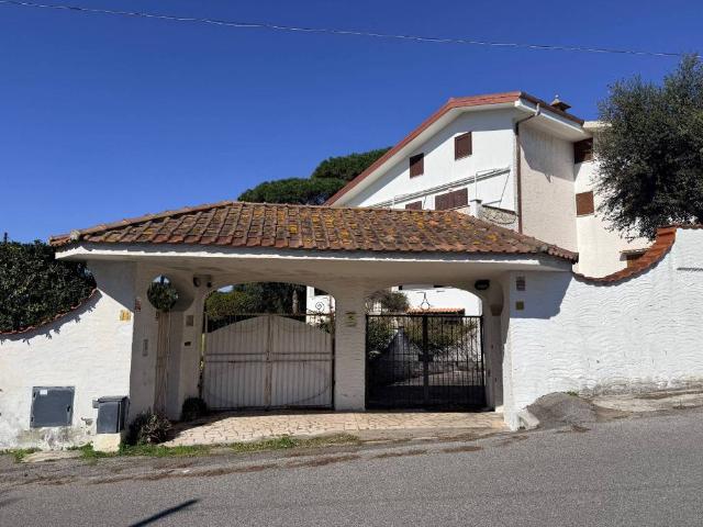 Villa Indipendente in vendita a Lido di Enea, Roma Capitale
