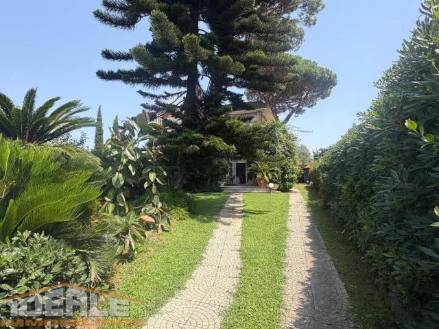 Villa Indipendente in vendita a Lido di Enea, Roma Capitale