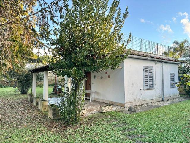 Villa Indipendente in vendita a Europa, Roma Capitale