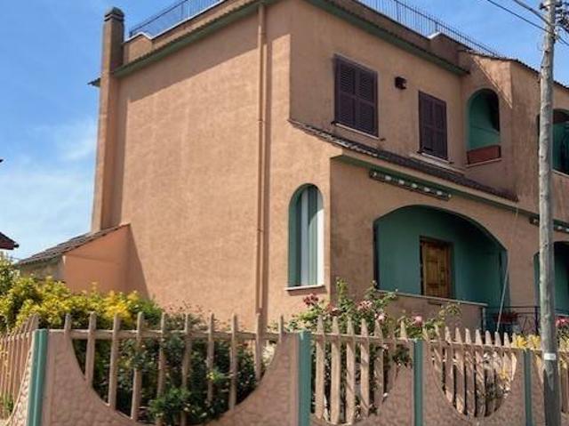 Villa Indipendente in vendita a Melorosso, Roma Capitale