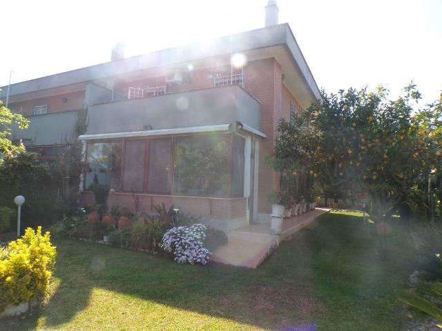 Villa Indipendente in vendita a Lido di Enea, Roma Capitale