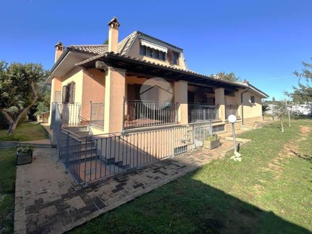 Villa Indipendente in vendita a Padiglione, Roma Capitale