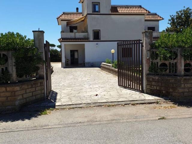 Villa Indipendente in vendita a Lavinio Stazione, Roma Capitale