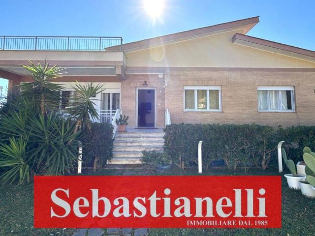 Villa Indipendente in vendita a Lido dei Gigli, Roma Capitale