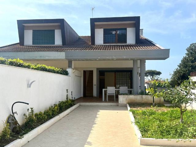 Villa Indipendente in vendita a Lido di Enea, Roma Capitale