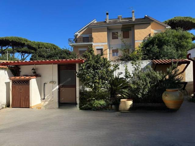 Villa Indipendente in vendita a Villa Claudia, Roma Capitale