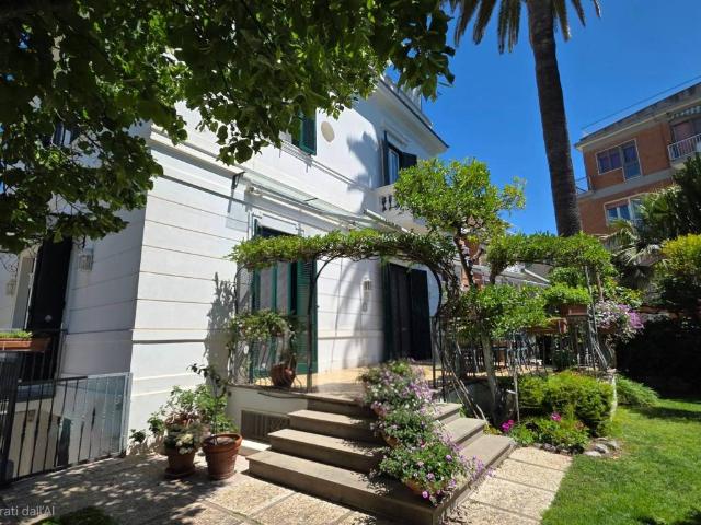 Villa Indipendente in vendita a Europa, Roma Capitale