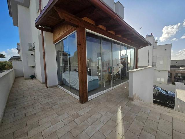 Villa Indipendente in vendita a Lido di Marechiaro, Roma Capitale