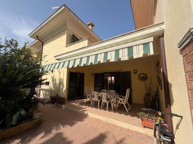 Villa Indipendente in vendita a Lido di Enea, Roma Capitale