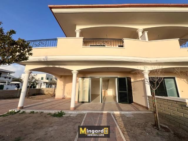 Villa Indipendente in vendita a Lido di Marechiaro, Roma Capitale