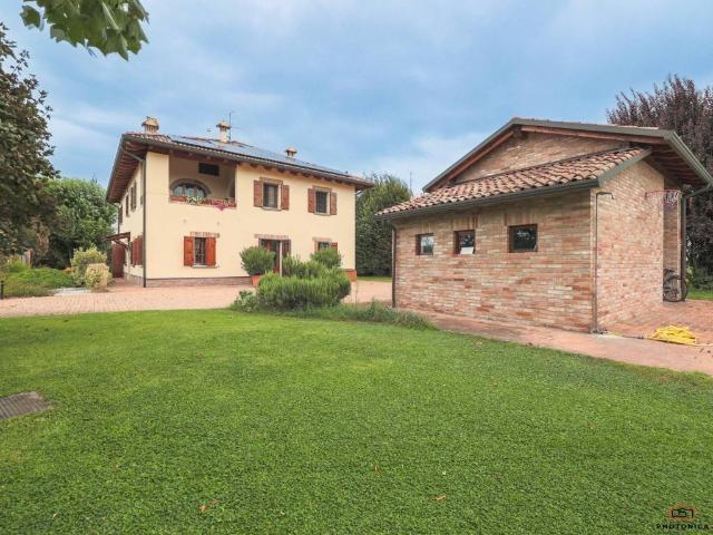 Villa Indipendente in vendita a Anzola dell'Emilia, Bologna