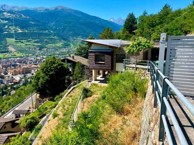 Villa Indipendente in vendita a Le Gotrau, Aosta