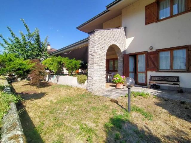 Villa Indipendente in vendita a Porossan-Roppoz, Aosta