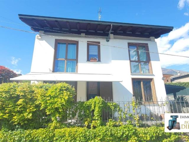 Villa Indipendente in vendita a Le Gotrau, Aosta