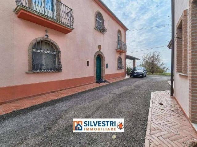 Villa Indipendente in vendita a Apice, Campania