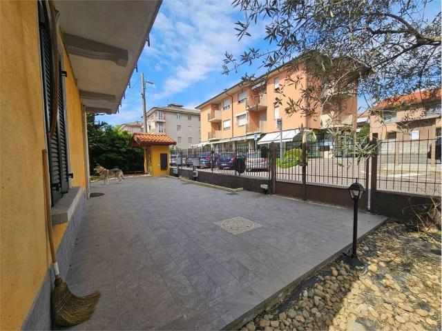 Villa Indipendente in vendita a Appiano Gentile, Lombardia