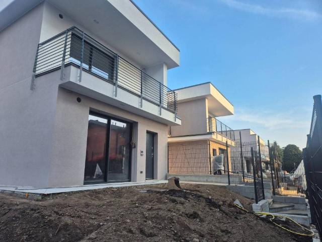 Villa Indipendente in vendita a Cascina Caldara, Appiano Gentile