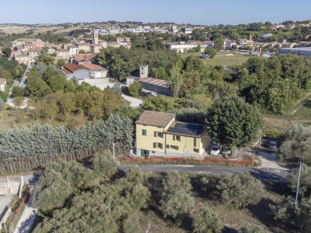 Villa Indipendente in vendita a Marche, Macerata