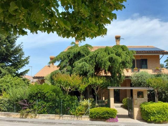 Villa Indipendente in vendita a Marche, Macerata