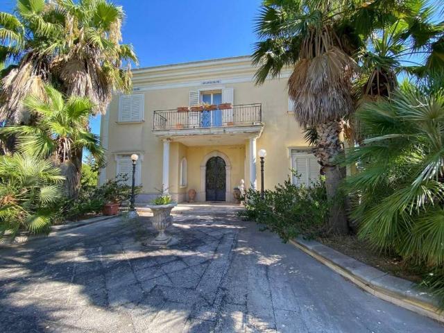 Villa Indipendente in vendita a Apricena, Foggia