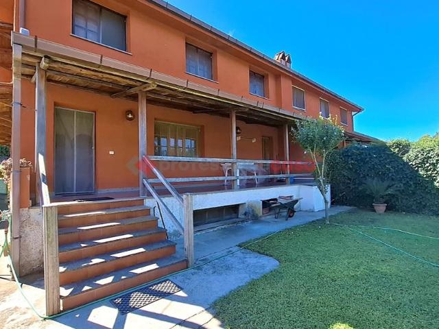 Villa Indipendente in vendita a Aprilia, Lazio
