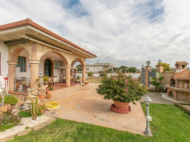 Villa Indipendente in vendita a Campo di Carne, Aprilia