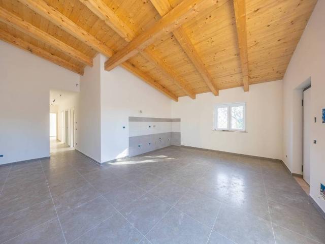 Villa Indipendente in vendita a Aprilia, Lazio