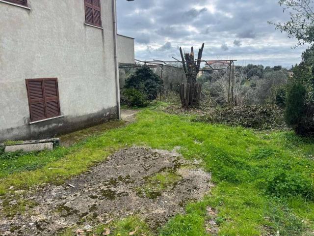 Villa Indipendente in vendita a Aprilia, Lazio