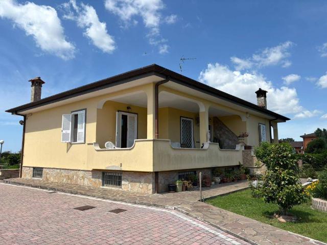 Villa Indipendente in vendita a Leda, Aprilia