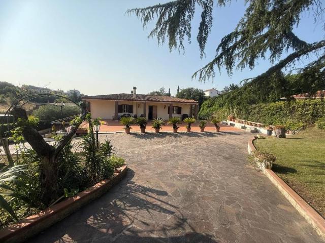 Villa Indipendente in vendita a Colle del Sole, Aprilia