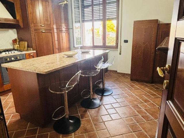 Villa Indipendente in vendita a Aprilia, Lazio