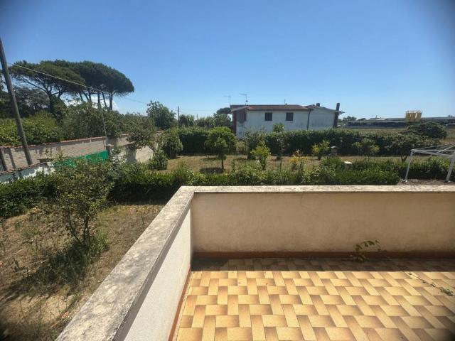 Villa Indipendente in vendita a Aprilia, Lazio