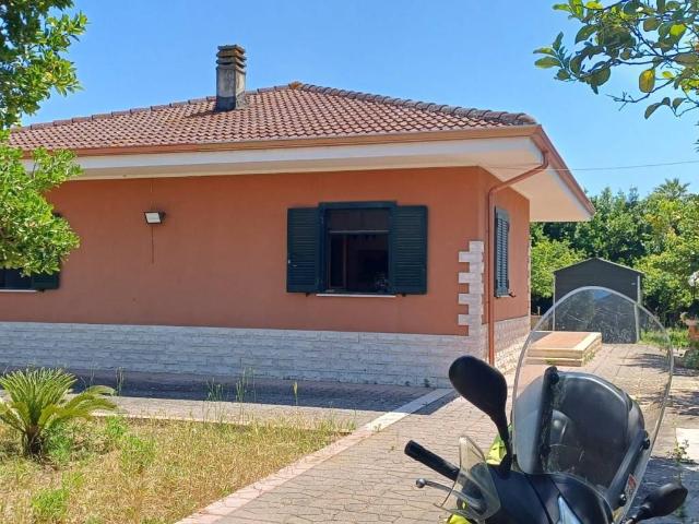 Villa Indipendente in vendita a Campo di Carne, Aprilia